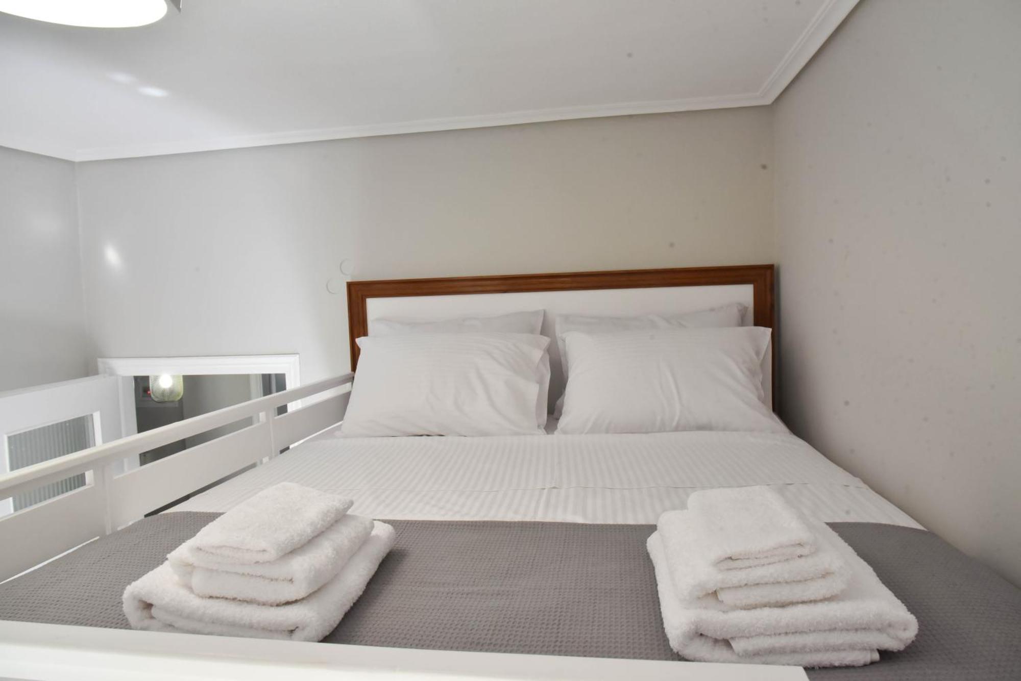 F K Apartments 阿特米达 外观 照片