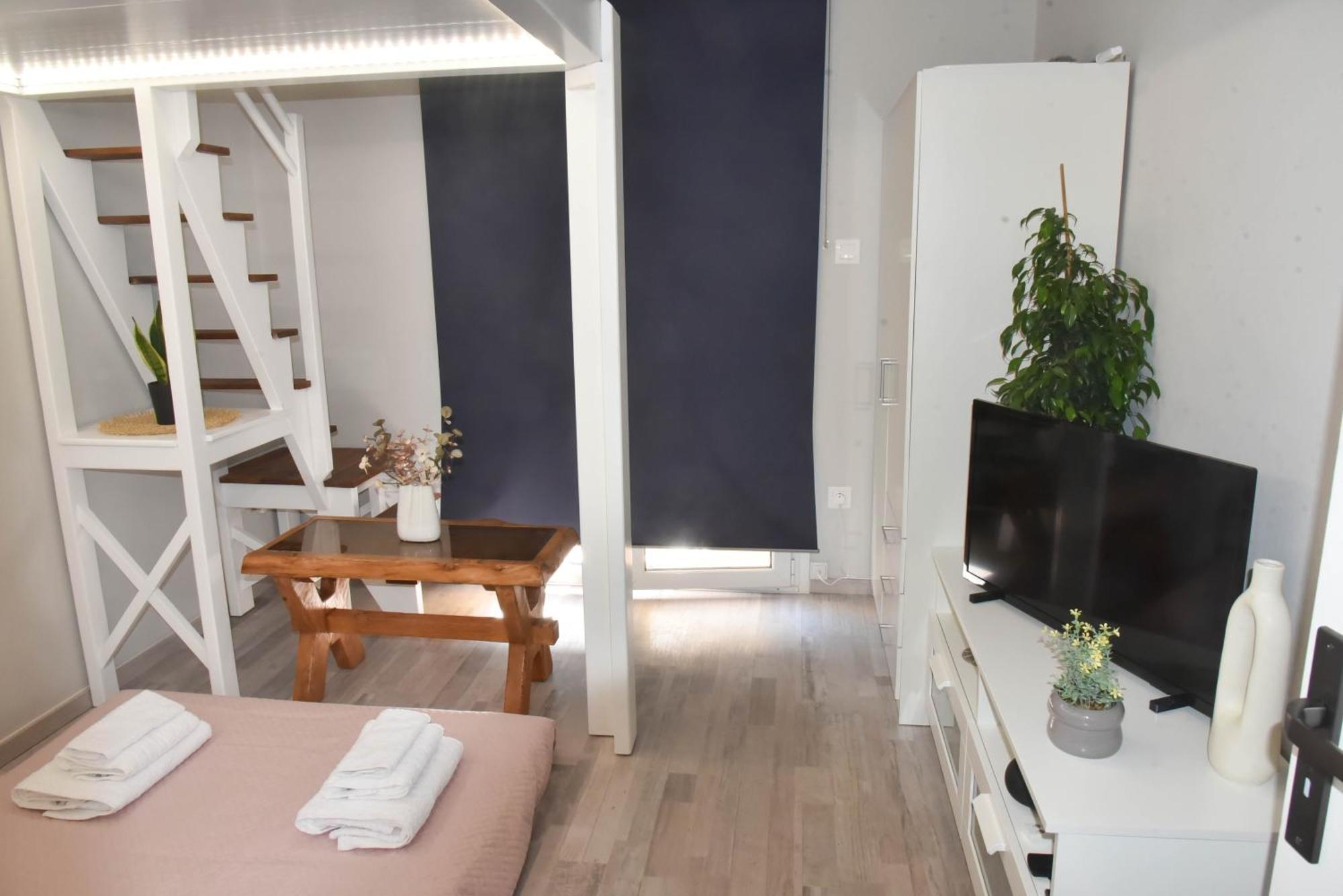 F K Apartments 阿特米达 外观 照片