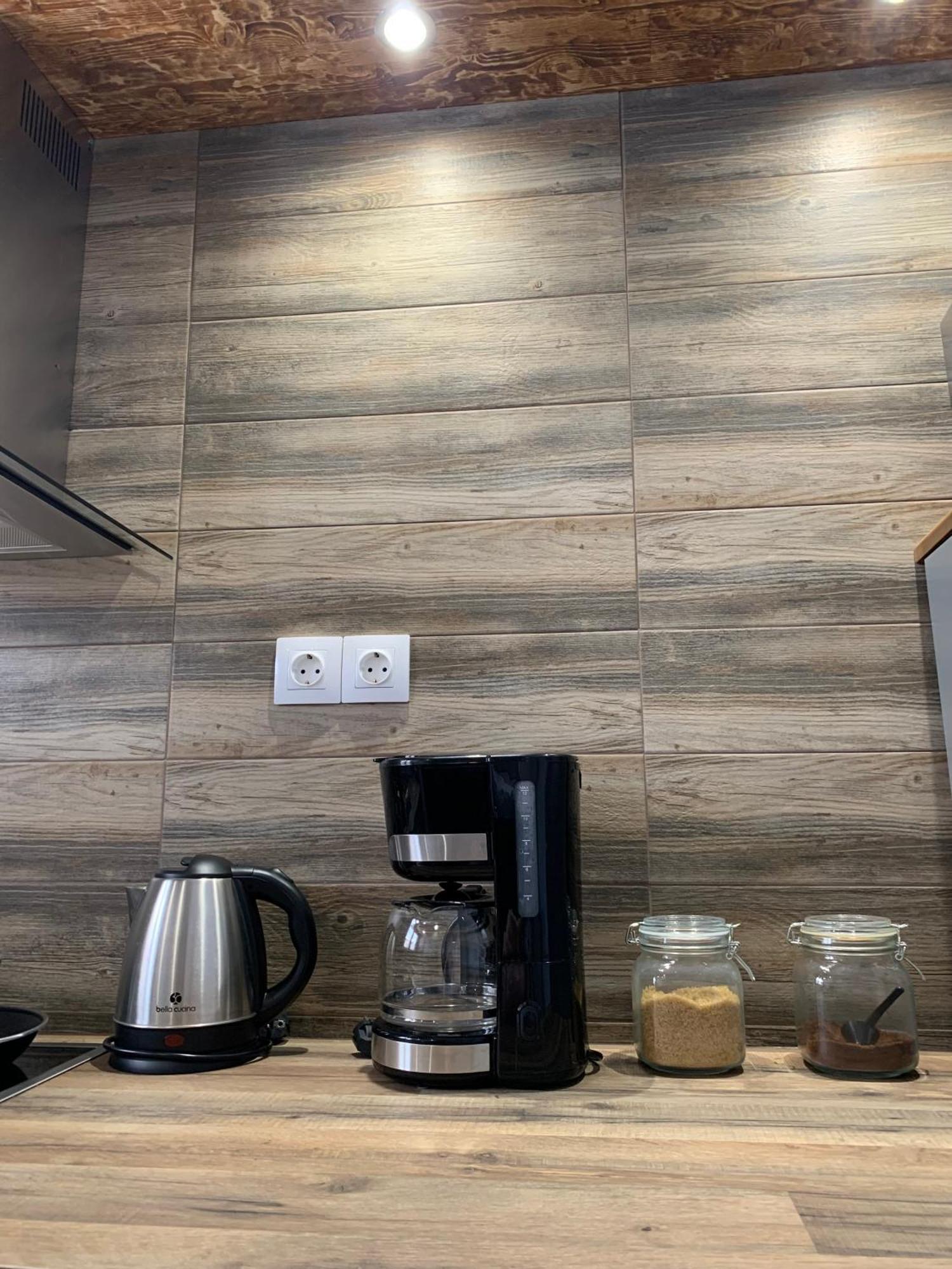 F K Apartments 阿特米达 外观 照片